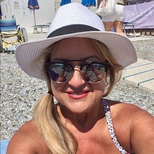 Meet your Posher, Tina